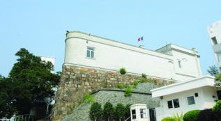 French_consul_895849945