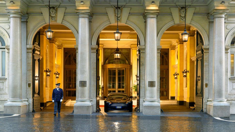 Rome St. Regis exterior-entrance